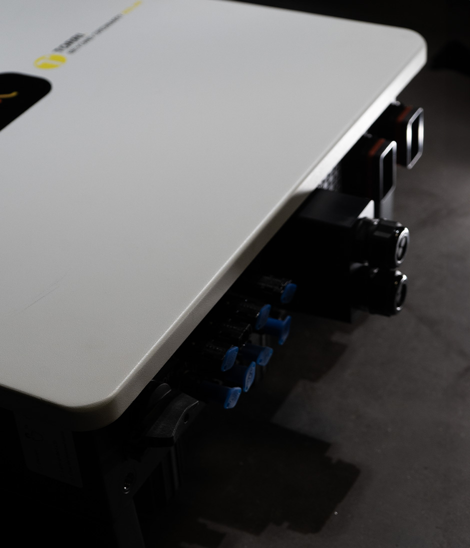 inverter ibrido trifase aura monitoraggio smart